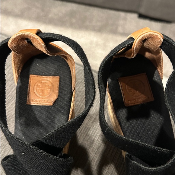 Tory Burch Peep toe cork wedge black size 8 - Picture 4 of 9